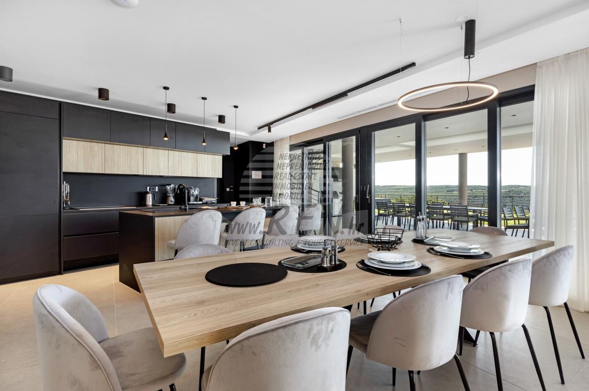 Luxury Villa with a unique view in Istria 13