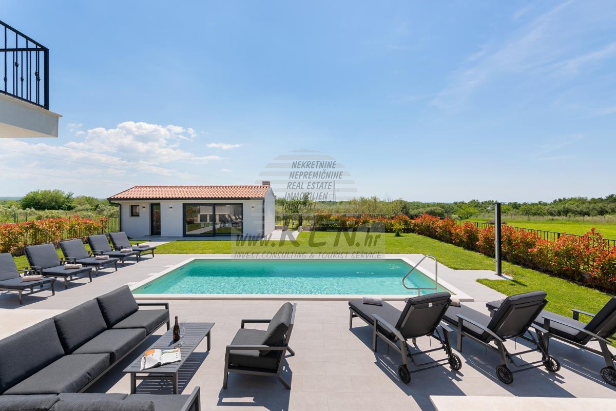 Luksuzna vila s bazenom u Brtonigli 6