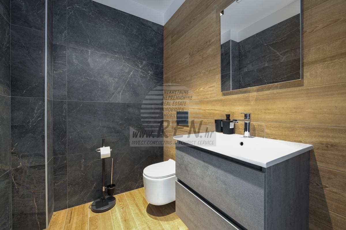 Luxury Villa with a unique view in Istria 43
