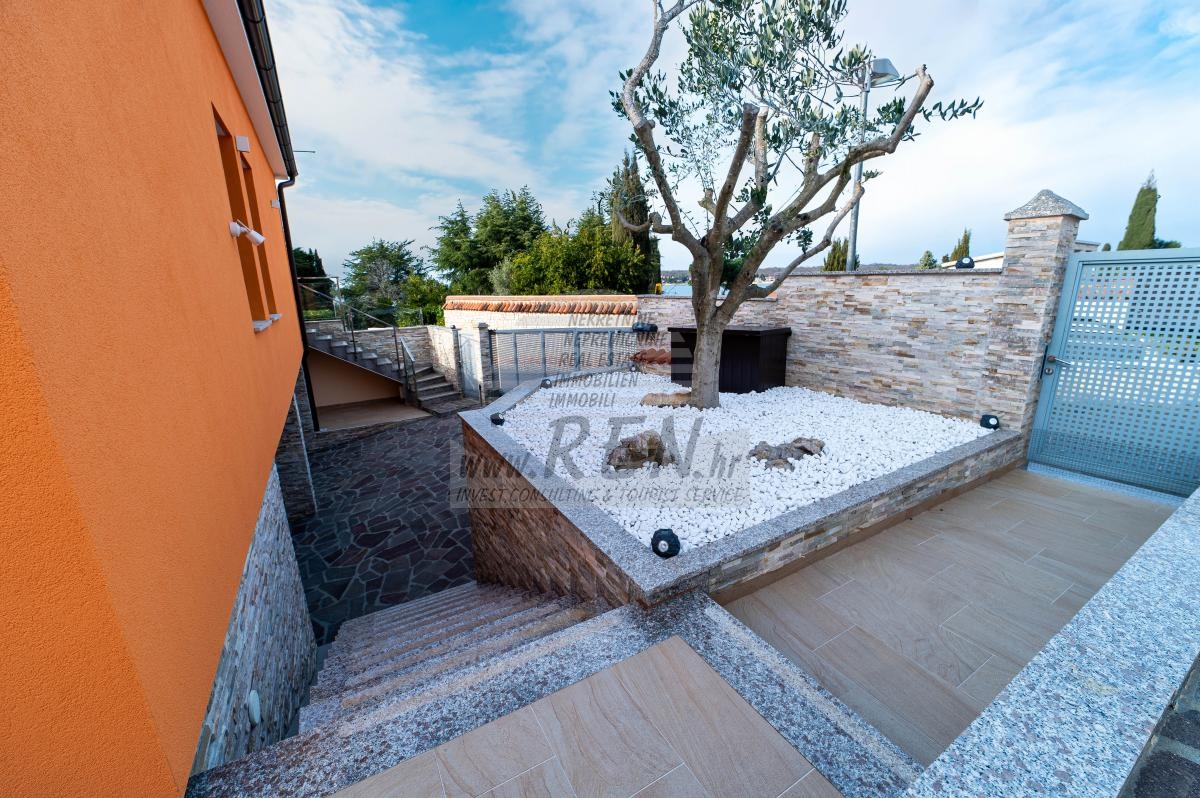 PRESTIGEHAUS MIT POOL – NUR 50 m VOM MEER 8