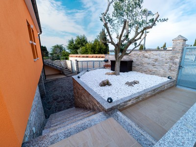 PRESTIGEHAUS MIT POOL – NUR 50 m VOM MEER 8