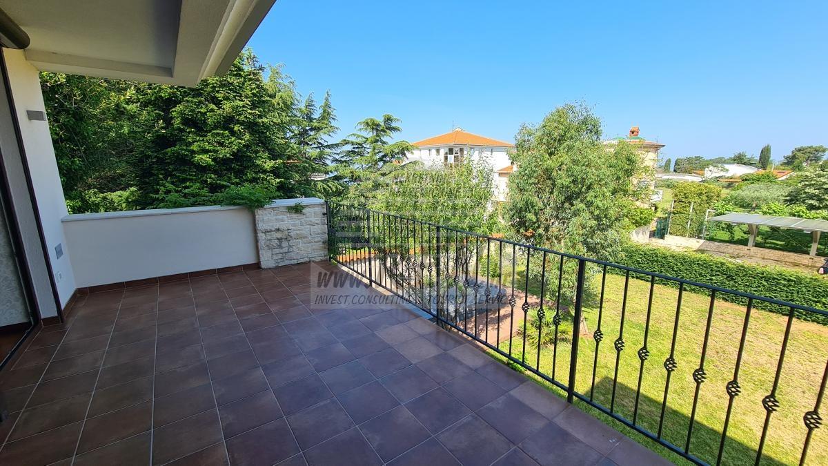 Moderna in luksuzna vila v bližini morja 10