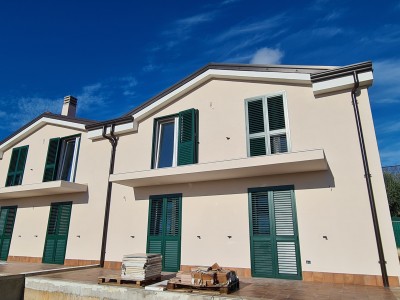 House near Umag with 4 apartments - at the stage of construction 4