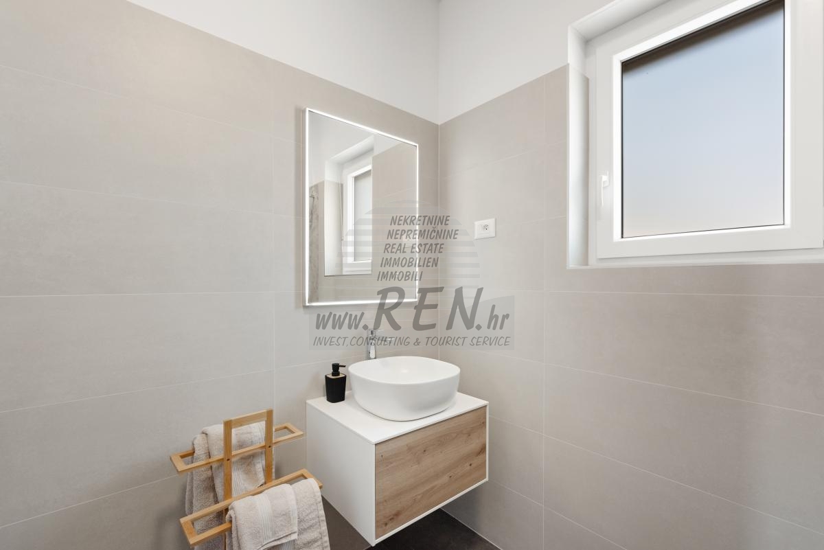 Luksuzna vila s bazenom u Brtonigli 46