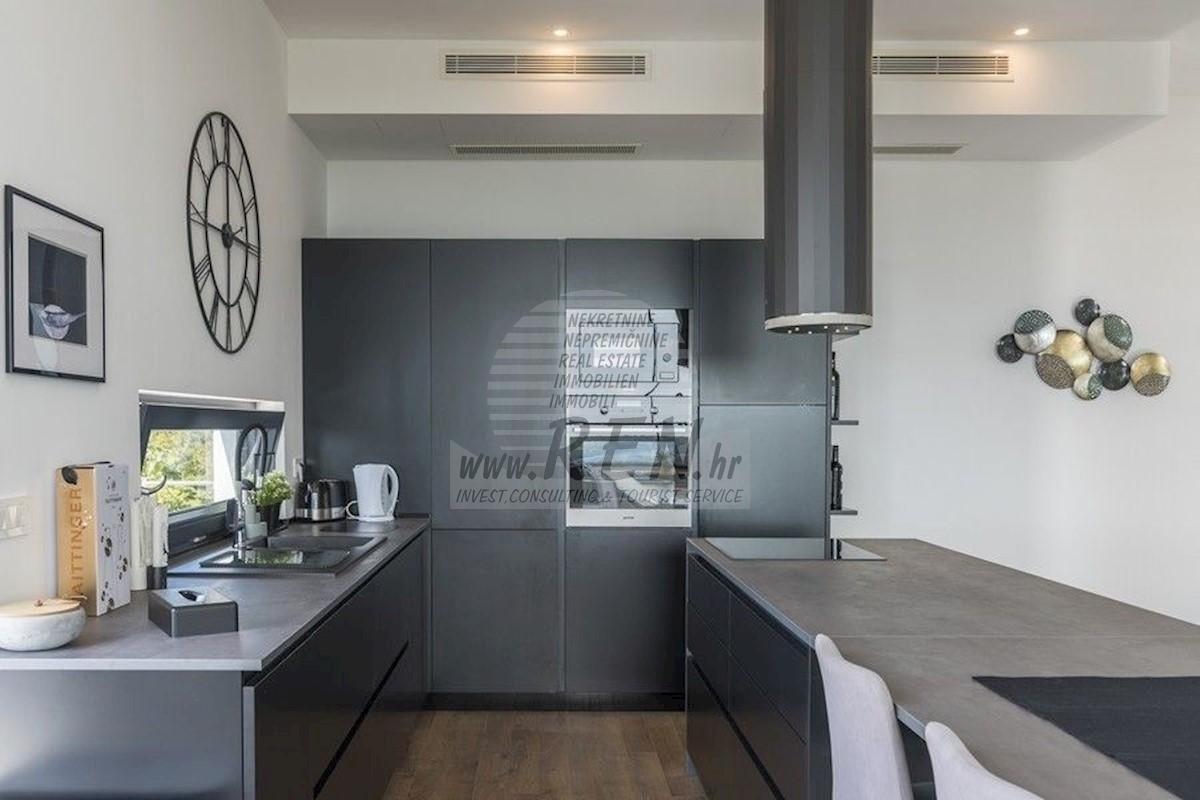 Modern Villa near Novigrad 25