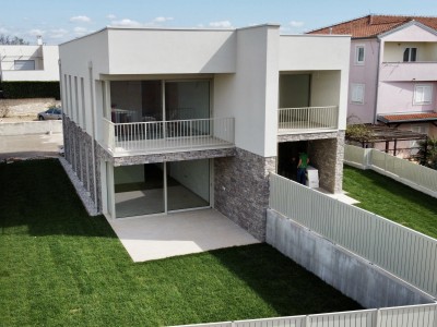 House with a sea view in the vicinity of Novigrad - at the stage of construction 2