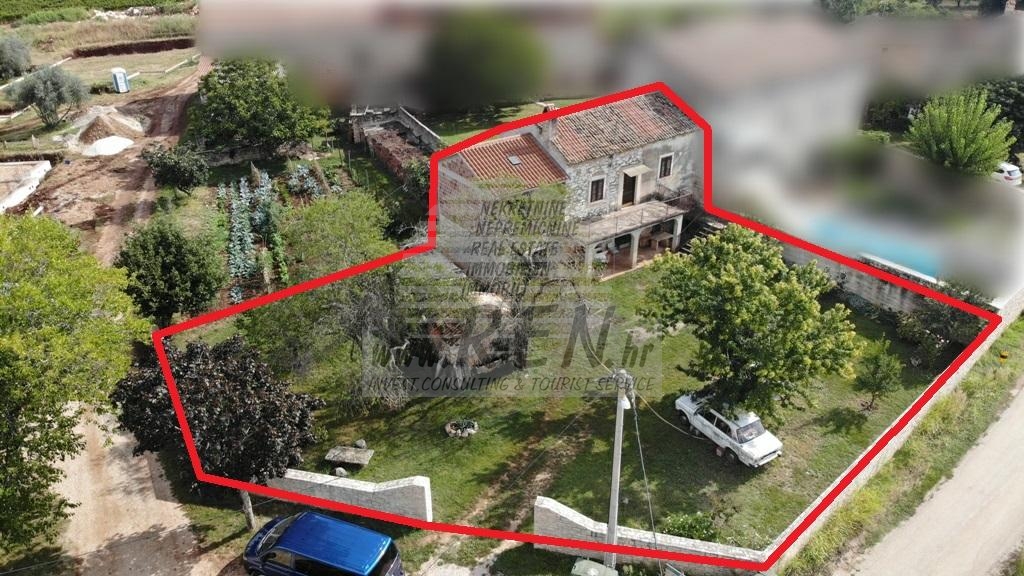 Hiša v okolici Novigrada 3