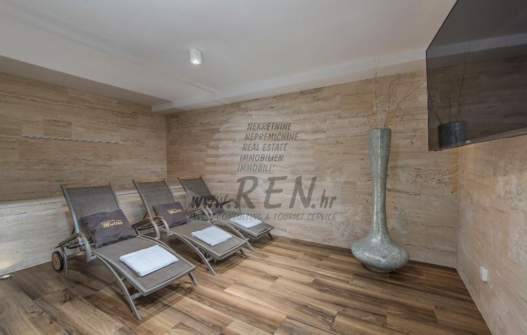 Luxury apartment in the vicinity of Umag, first row to the sea 12