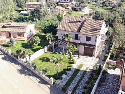 Einfamilienhaus in ruhiger Lage in der Nähe von Novigrad 9