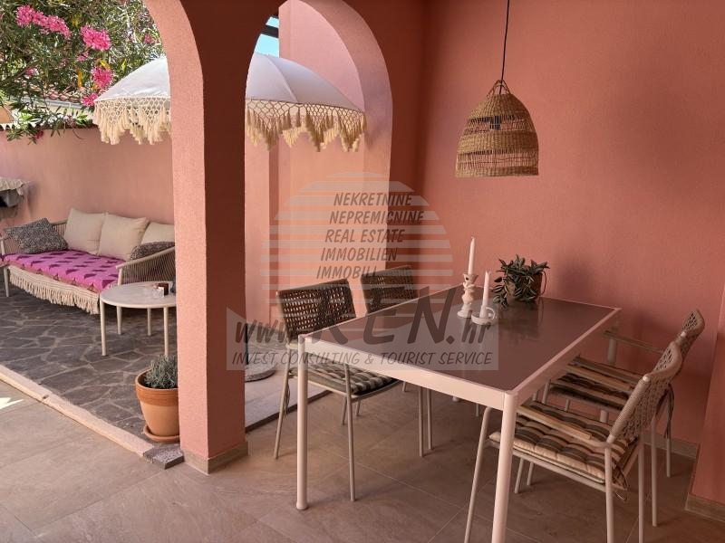Sea View Home Just Steps from the Beach – Mareda 4