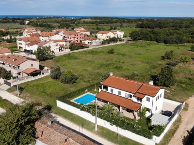 House with swimming pool in Novigrad 35