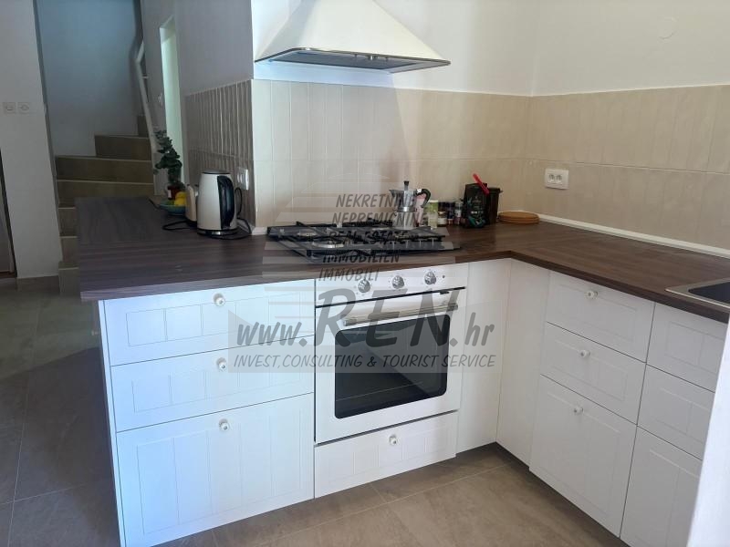 Sea View Home Just Steps from the Beach – Mareda 6