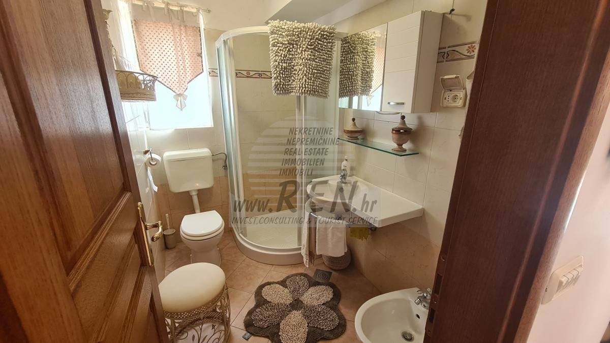 Apartment with sea view in Novigrad 13