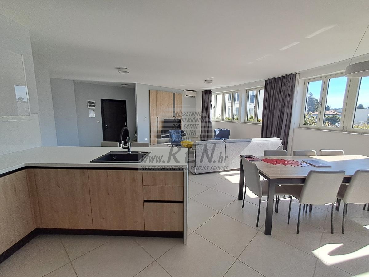 Penthouse in the first row to the sea 10