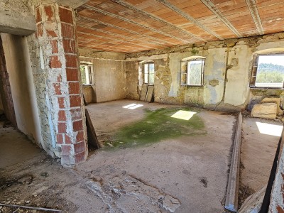House for adaptation with a view of the sea 4