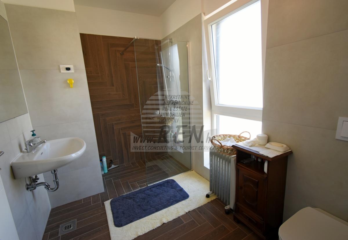 Apartment in Novigrad with a beautiful view of the sea 10