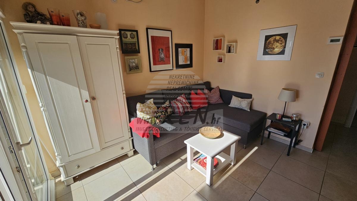 Furnished Apartment with 2 Bedrooms and Sea View 4