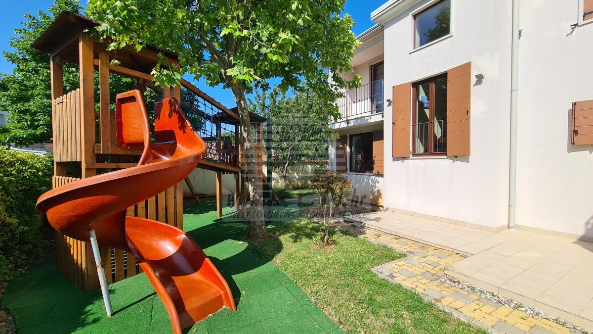 Moderna in luksuzna vila v bližini morja 5