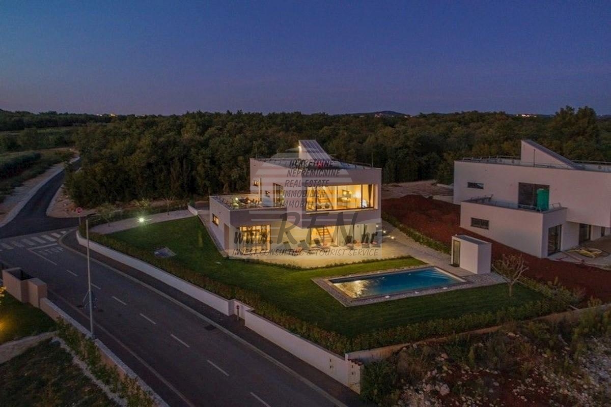 Modern Villa near Novigrad 8