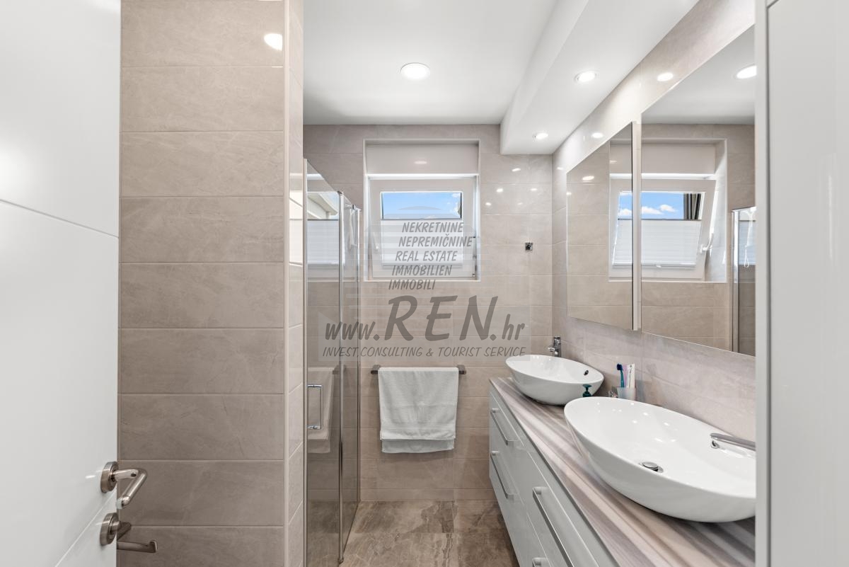 Haus mit Swimmingpool in ruhiger Lage in Novigrad 19