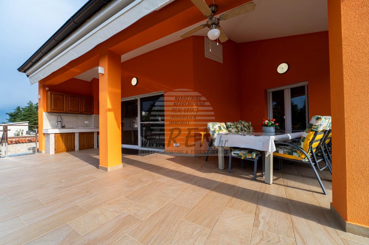 PRESTIGEHAUS MIT POOL – NUR 50 m VOM MEER 3