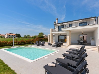 Luksuzna vila s bazenom u Brtonigli 3