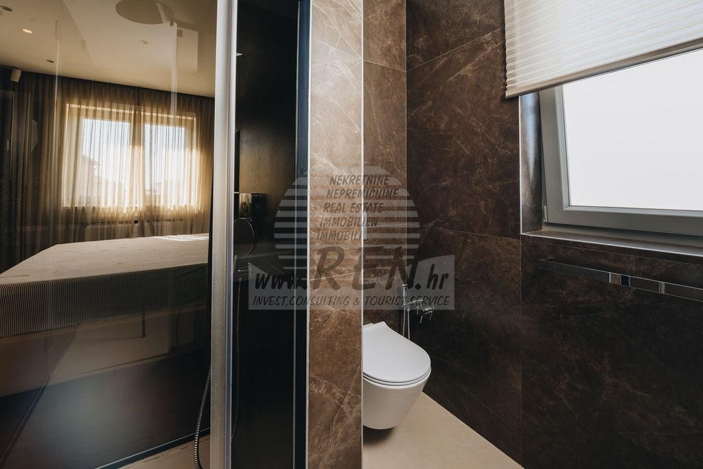 Luxuriöse Wohnung zum Verkauf im schönen Novigrad mit Meerblick 27
