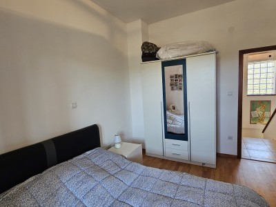 Obiteljski dom s vrtom i pogledom na more – Novigrad 12