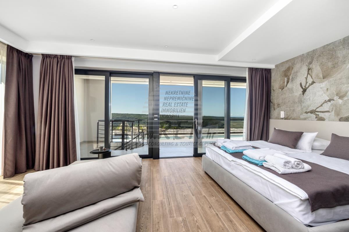 Luxury Villa with a unique view in Istria 26