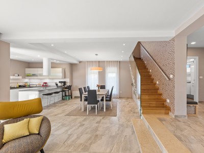 Haus mit Swimmingpool in ruhiger Lage in Novigrad 8