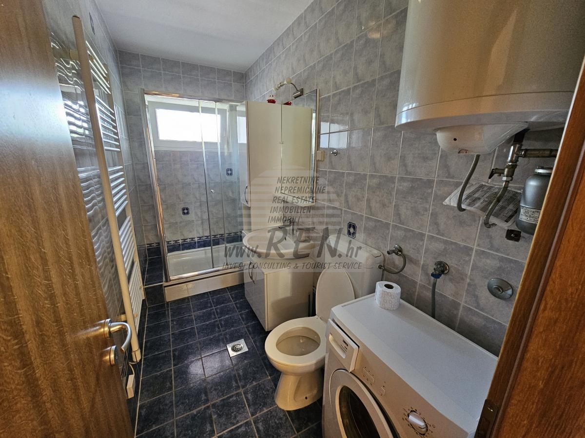 Apartment on the ground floor in the center of Novigrad 7