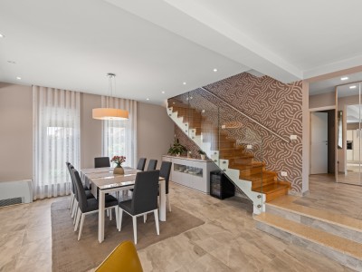 Haus mit Swimmingpool in ruhiger Lage in Novigrad 9