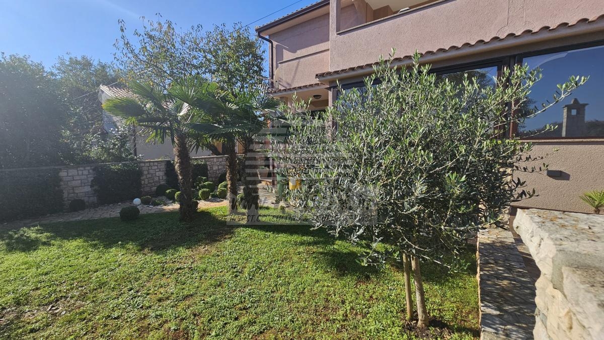 Einfamilienhaus in ruhiger Lage in der Nähe von Novigrad 7
