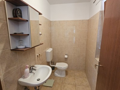 Obiteljski dom s vrtom i pogledom na more – Novigrad 6