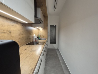 Ekskluzivno uređen stan 500 m od mora i centra – Rovinj 14