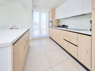 Apartment in the first row to the sea with elevator and garage 3