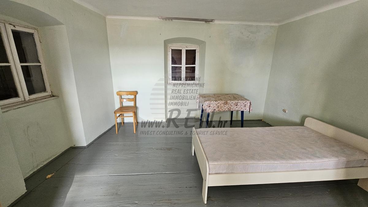 Steinhaus zur Renovierung im Herzen von Grožnjan 6