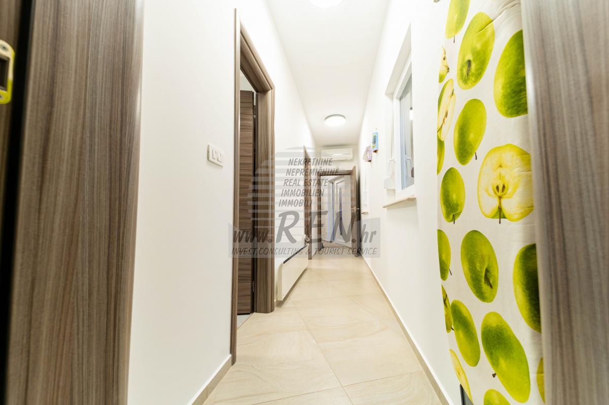 PRESTIGEHAUS MIT POOL – NUR 50 m VOM MEER 21