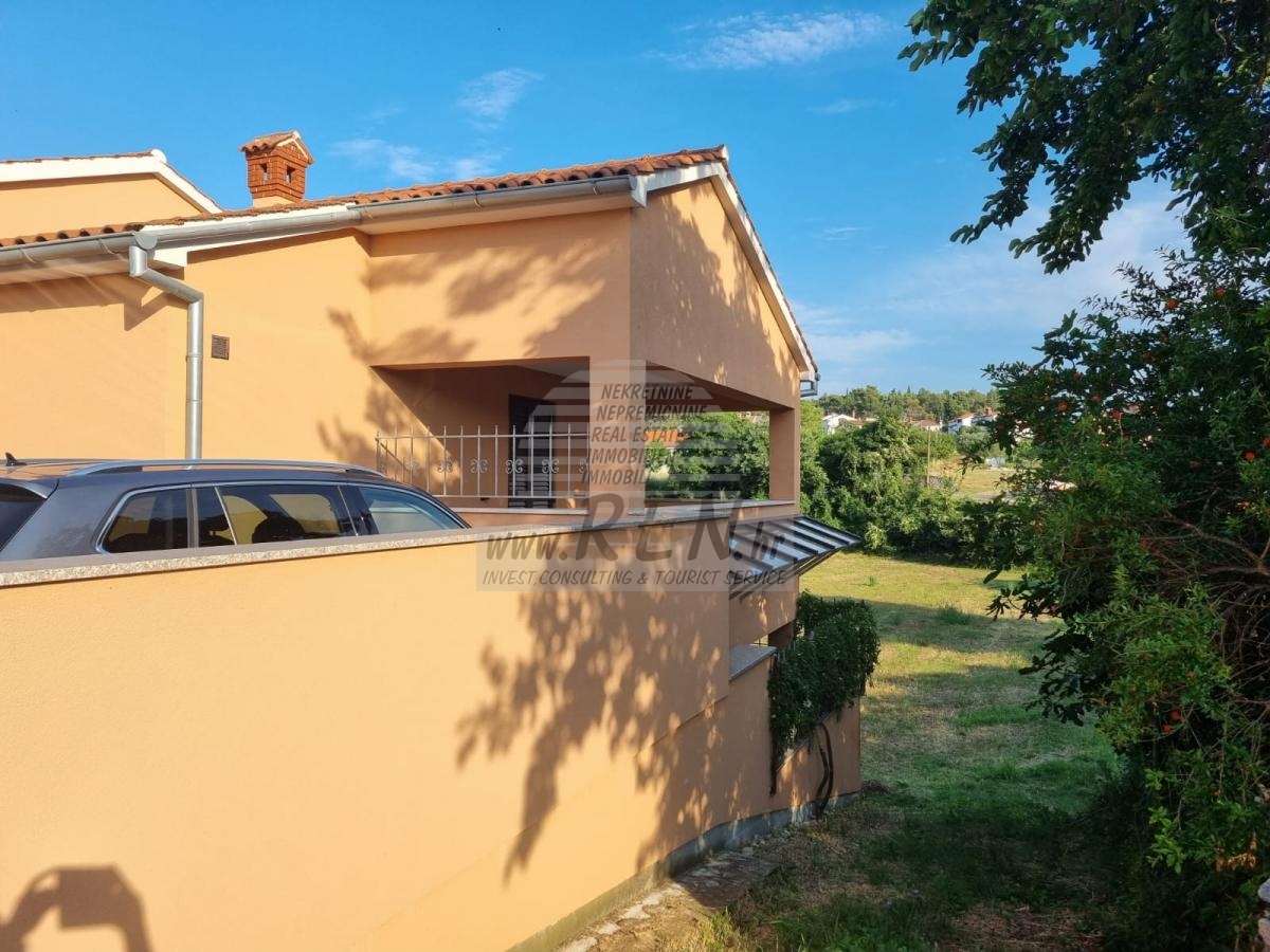 Samostojeća kuća sa dva stana u okolici Rovinja 12