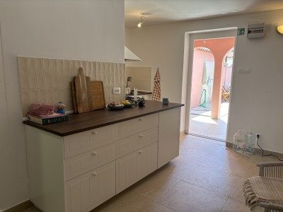 Sea View Home Just Steps from the Beach – Mareda 7