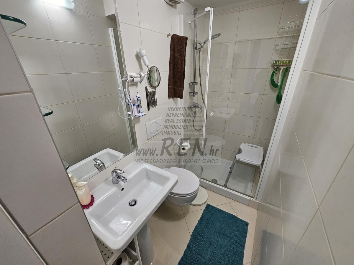 Apartment in Novigrad 17