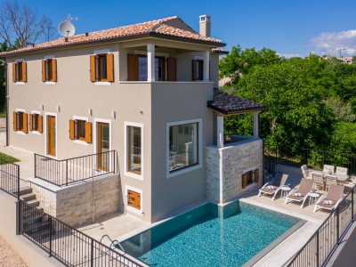 House with swimming pool near Buje 17
