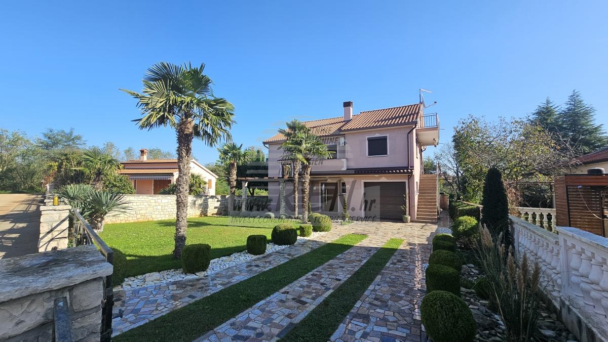 Einfamilienhaus in ruhiger Lage in der Nähe von Novigrad 1