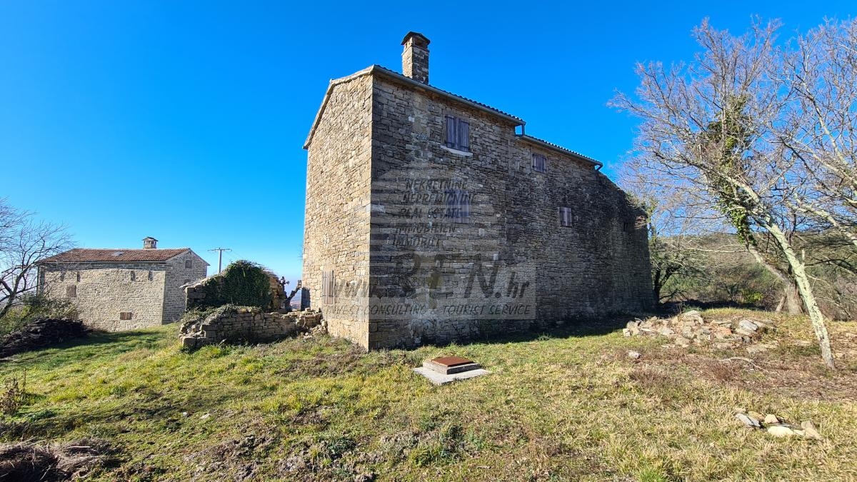 STARA ISTRSKA HIŠA Z EDINSTVENO POZICIJO IN POGLEDOM NA MORJE 3