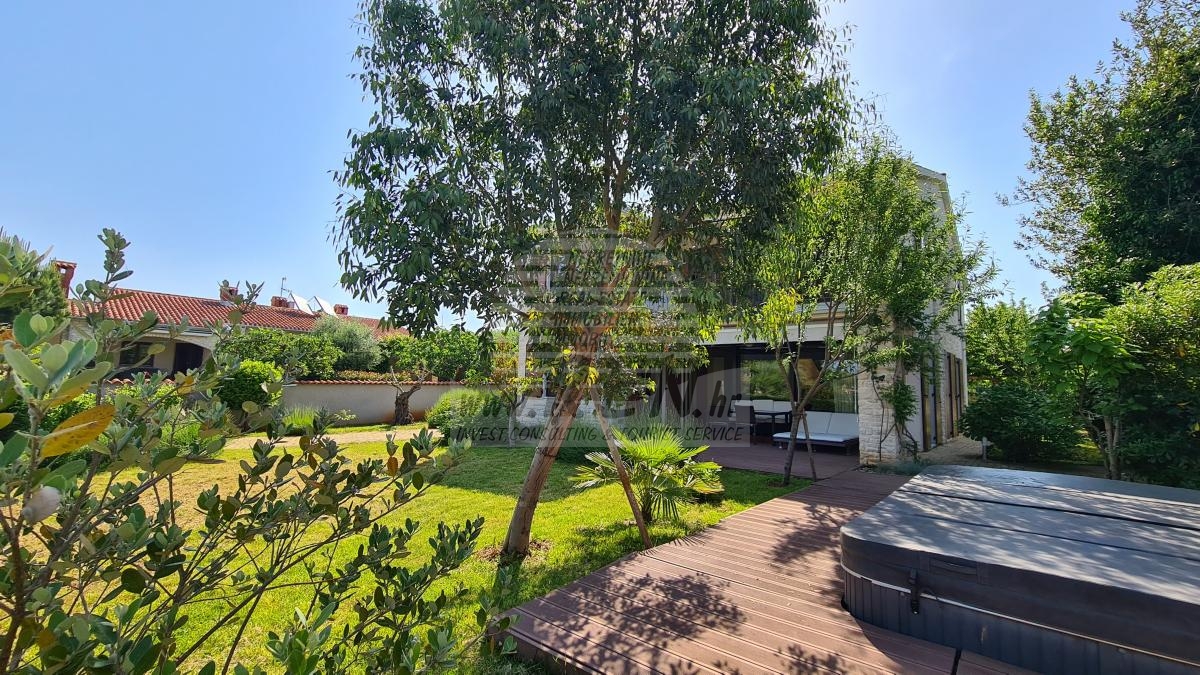 Moderna in luksuzna vila v bližini morja 8