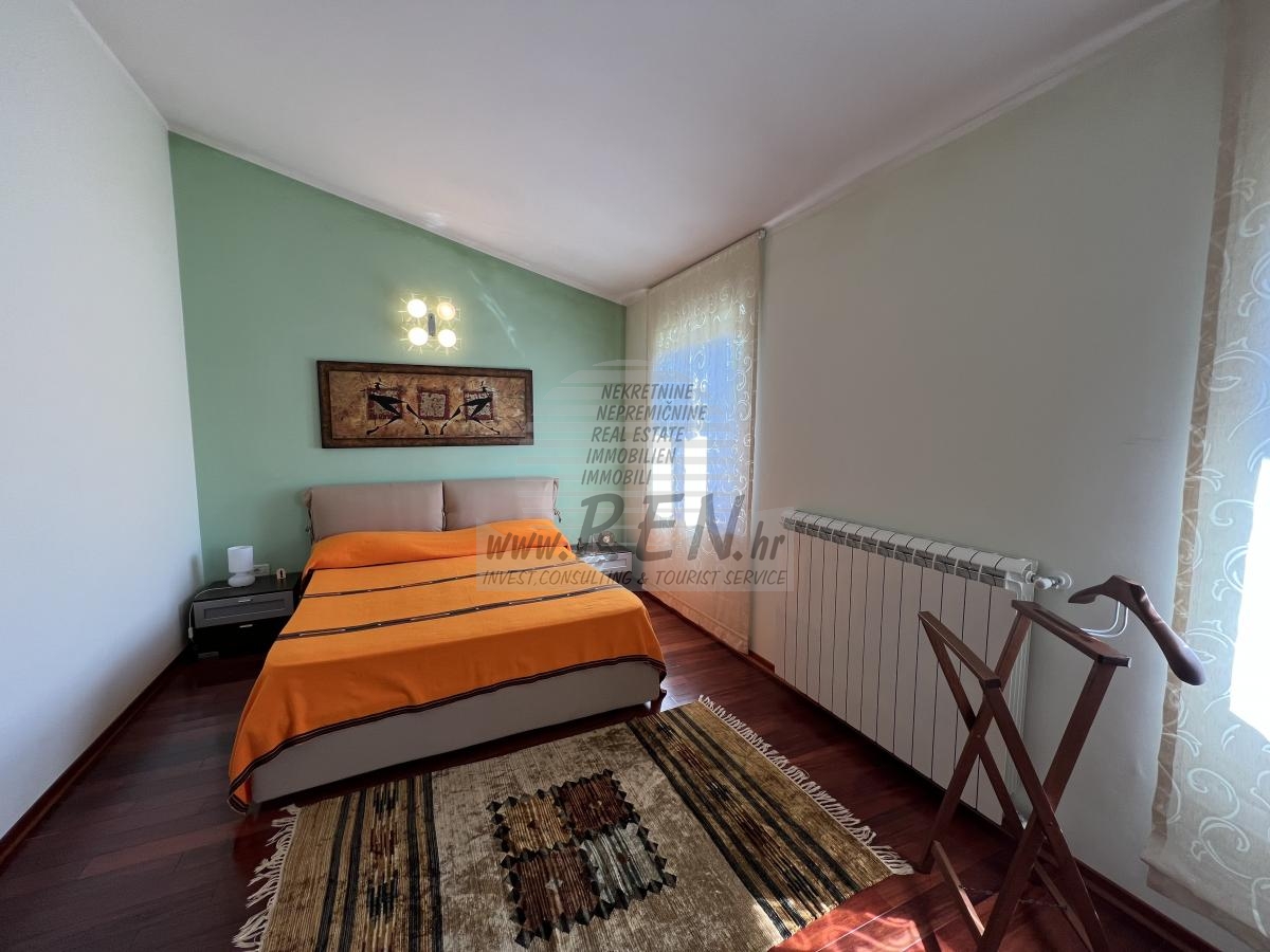House with an olive grove and a view of the sea 26