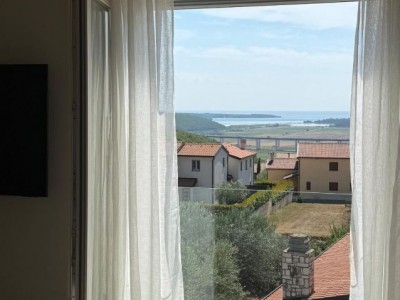 Doppelhaushälfte in ruhiger Lage mit herrlichem Blick auf das Meer und den Swimmingpool - in Gebäude 20