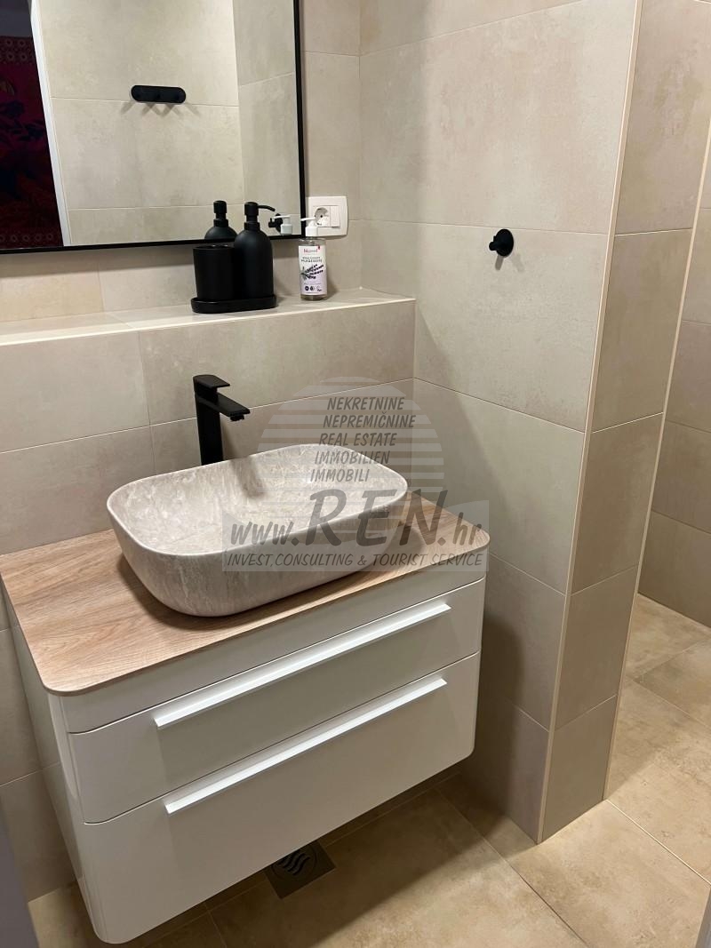 Sea View Home Just Steps from the Beach – Mareda 9