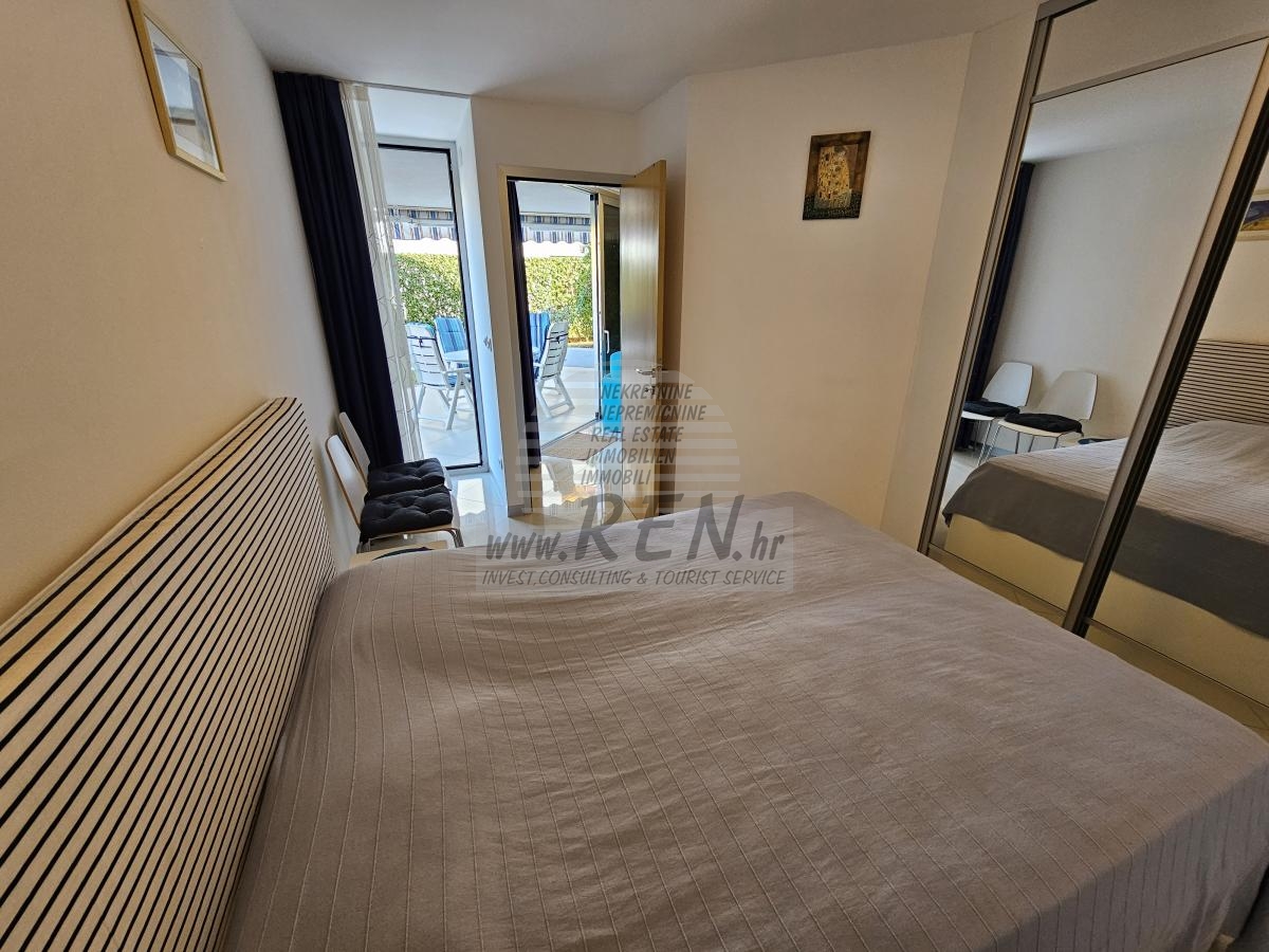 Apartment in Novigrad 18