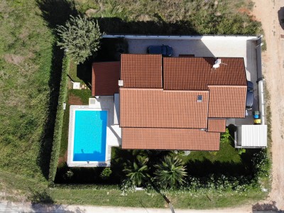 House with swimming pool in Novigrad 34